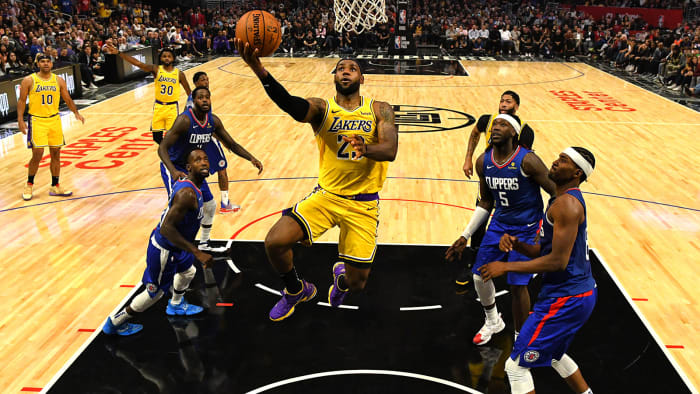 lebron-james-lakers-clippers-layup